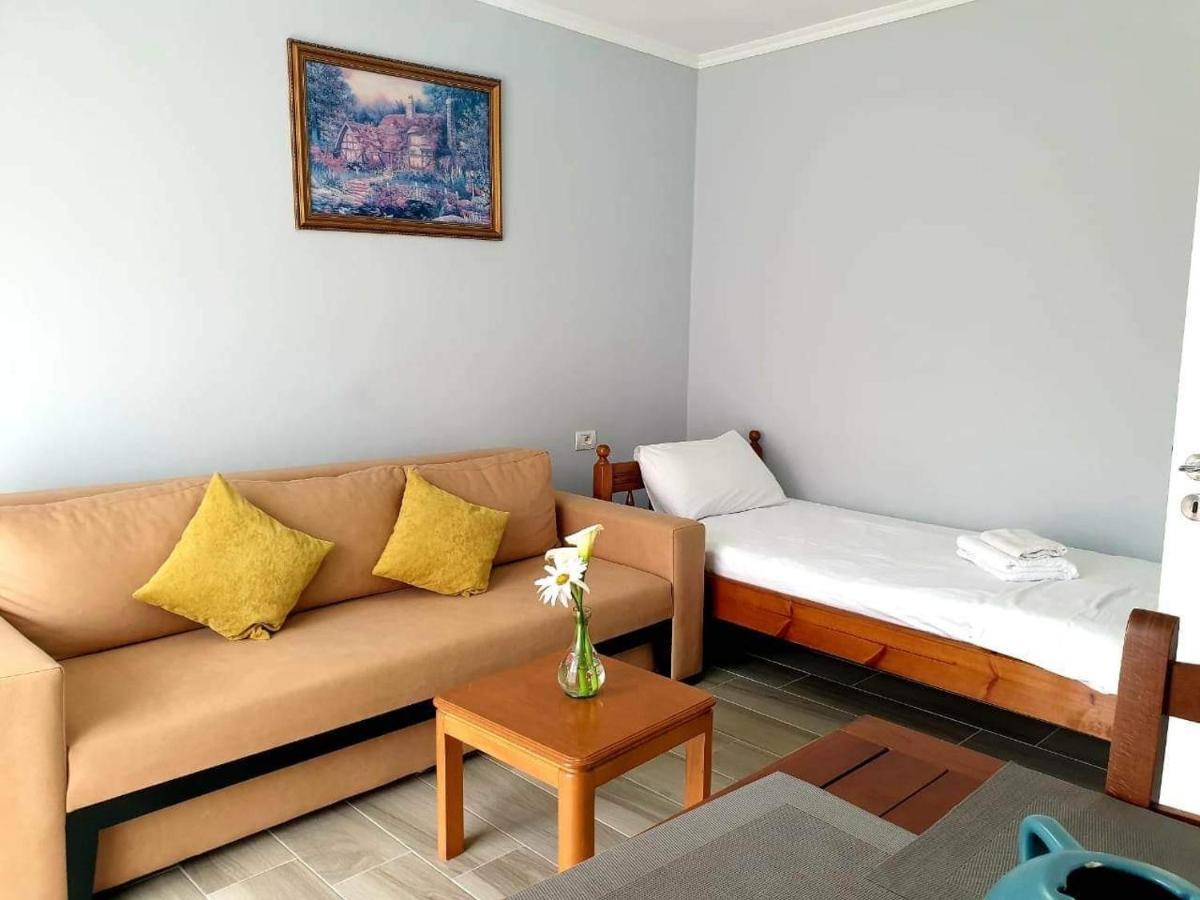Alexa Apartament Himarë Exterior foto